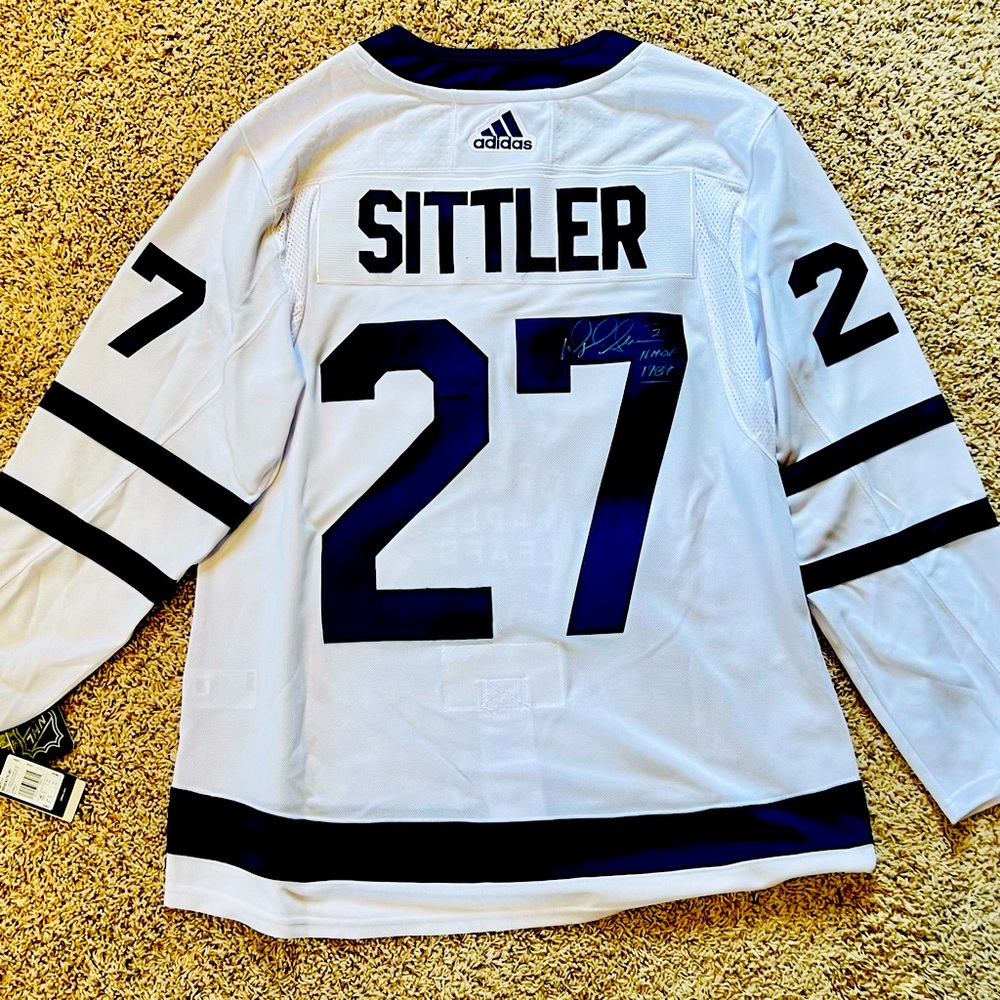 Collectors Item: Signed by #27 Darryl Sittler HHOF’89